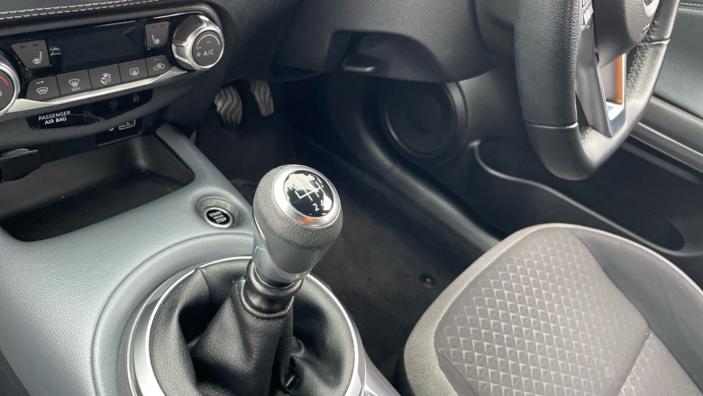 Nissan Juke 1.0 DiG-T 114 N-Connecta 5dr Petrol Hatchback